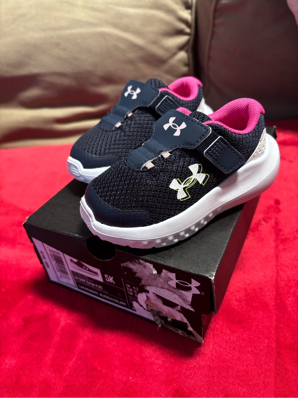 Under Armour Kids Navy and Hot Pink Hook-and-Loop Sneakers size 5 toddlers